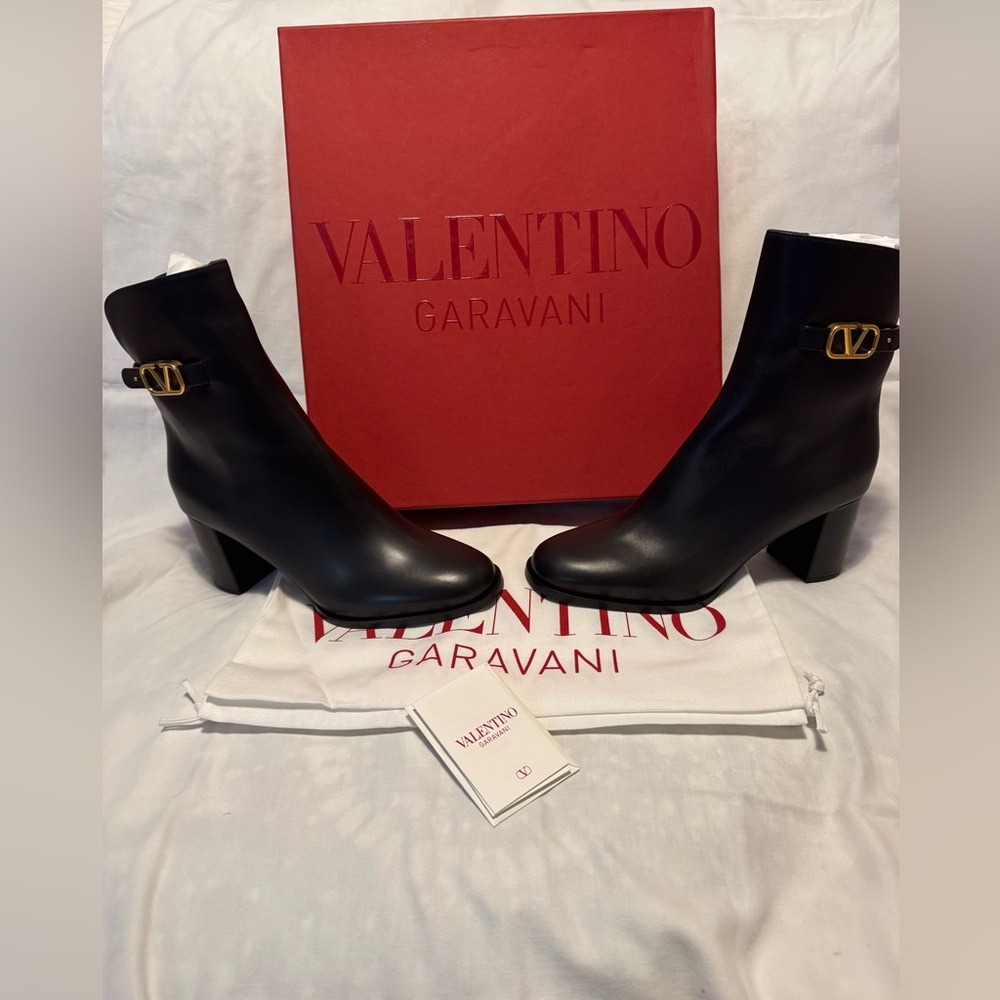 Valentino Garavani Vlogo Signature Leather Boots